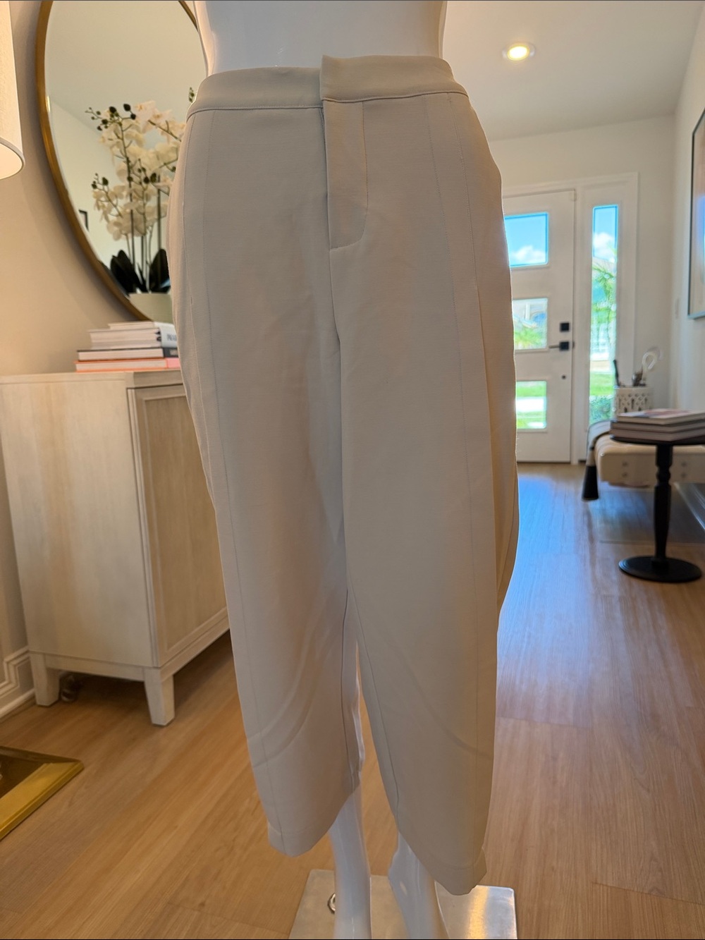 Women’s Light Oyster Cropped Dress Pants